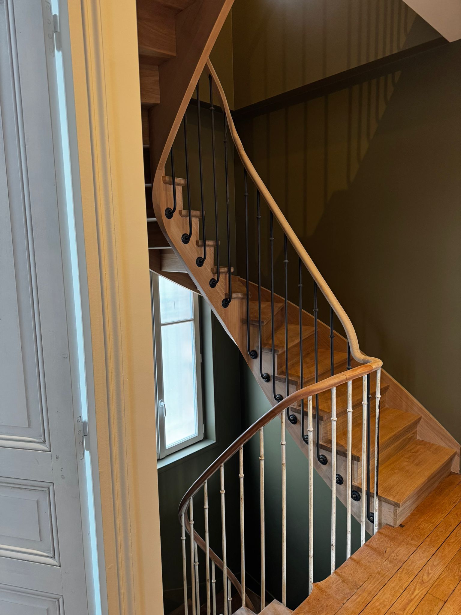 Escalier quart tournant bois sur mesure — Ben Menuiserie