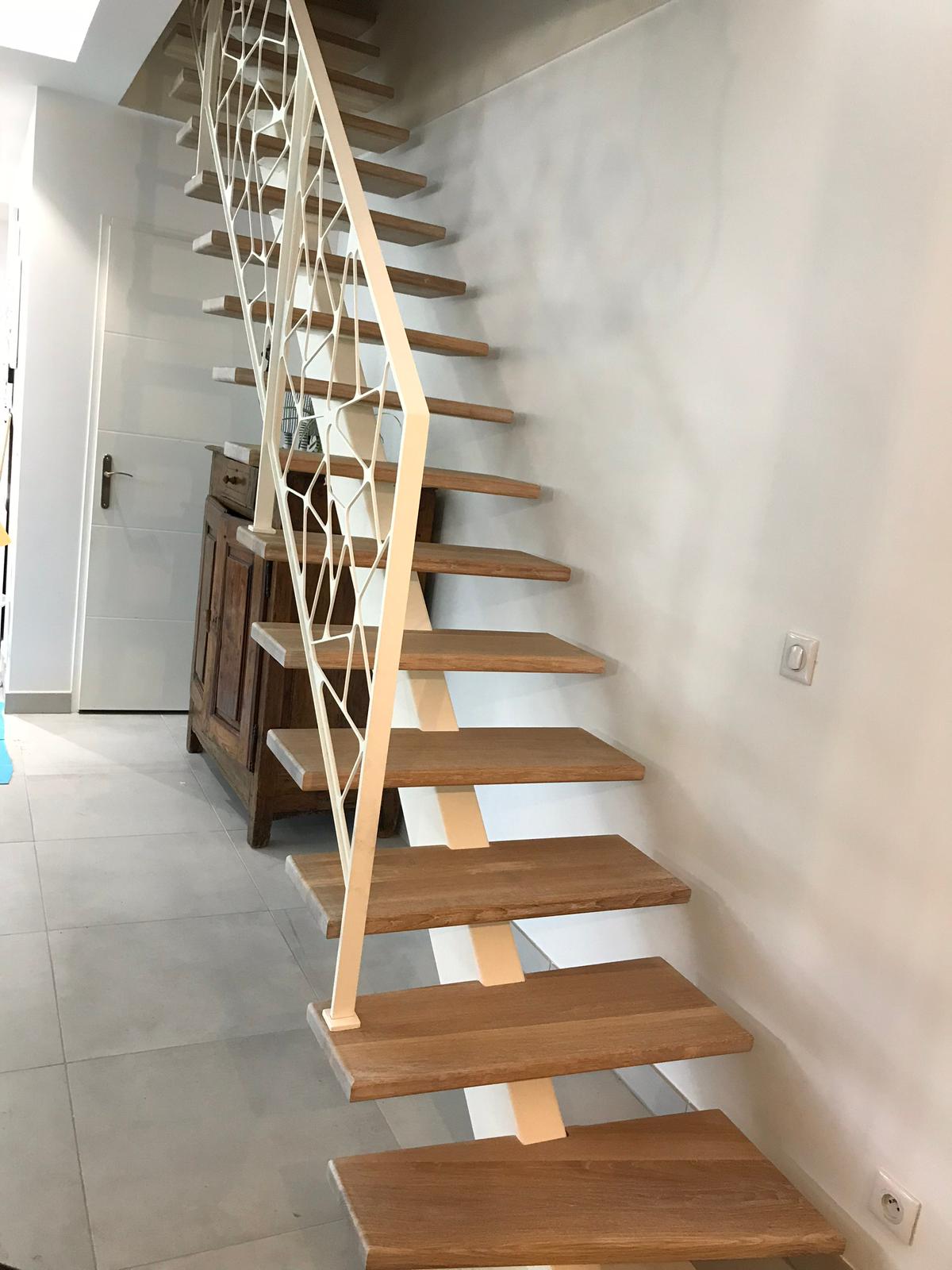 Escalier droit avec limon — Ben Menuiserie Paris