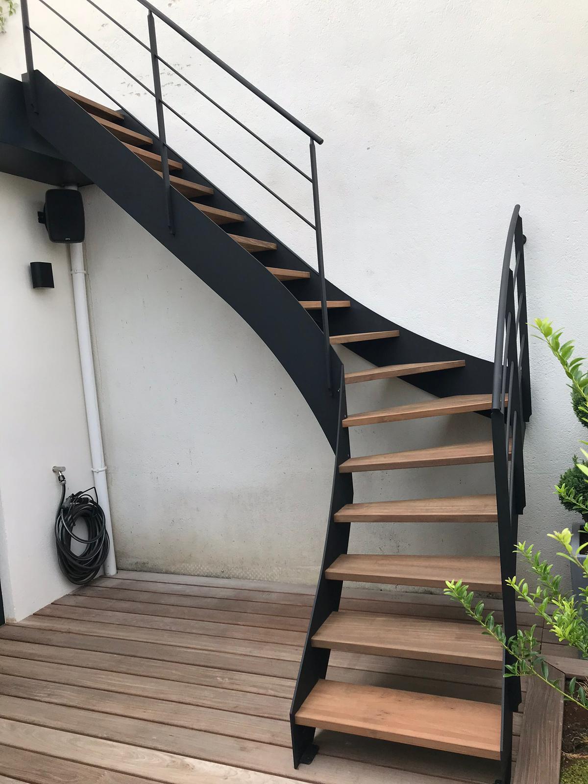 Escalier hélicoïdal — Ben Menuiserie