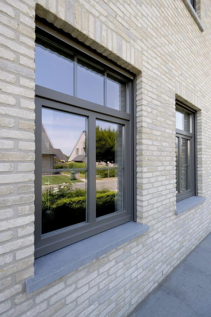 Fenêtre grise PVC sur mesure — Ben Menuiserie Paris